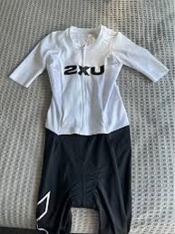 2XU Mens Light Speed React Sleeved Trisuit - Image 4